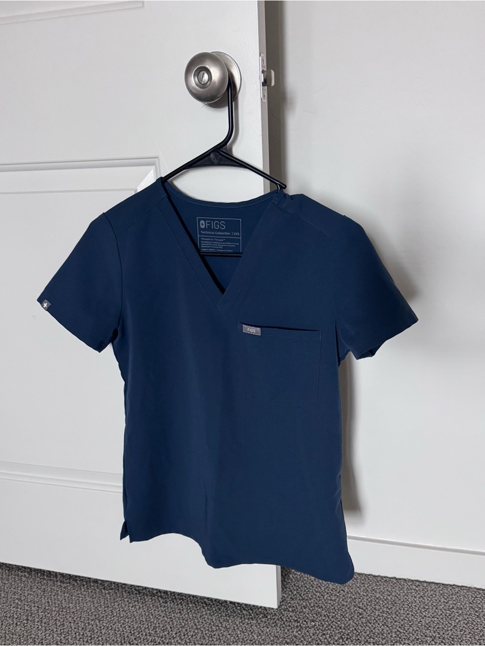 FIGS Scrub Top & Jogger Pants
